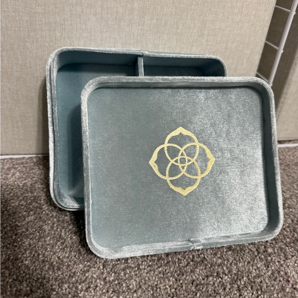 Kendra Scott Elegant Velvet Jewelry Tray in Blue and Gold